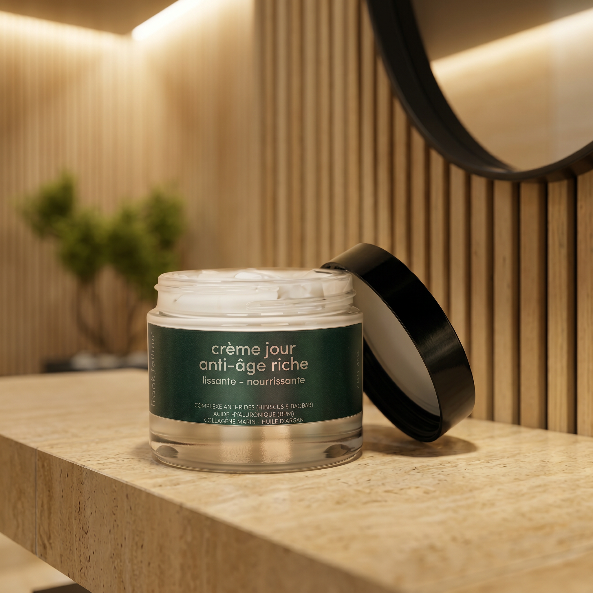 Crème jour anti-âge riche homme Frank Falleur, soin visage premium hydratant et nourrissant pour améliorer l’apparence des signes de l’âge et renforcer le confort cutané.
